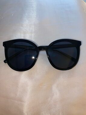 Classic Black Women's Sunglasses